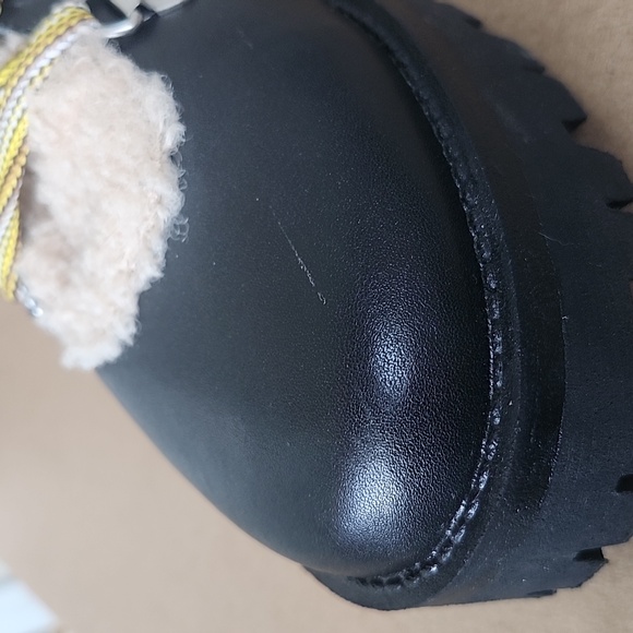 Steve Madden Aniko Black Leather Ankle Boots - Picture 6 of 8